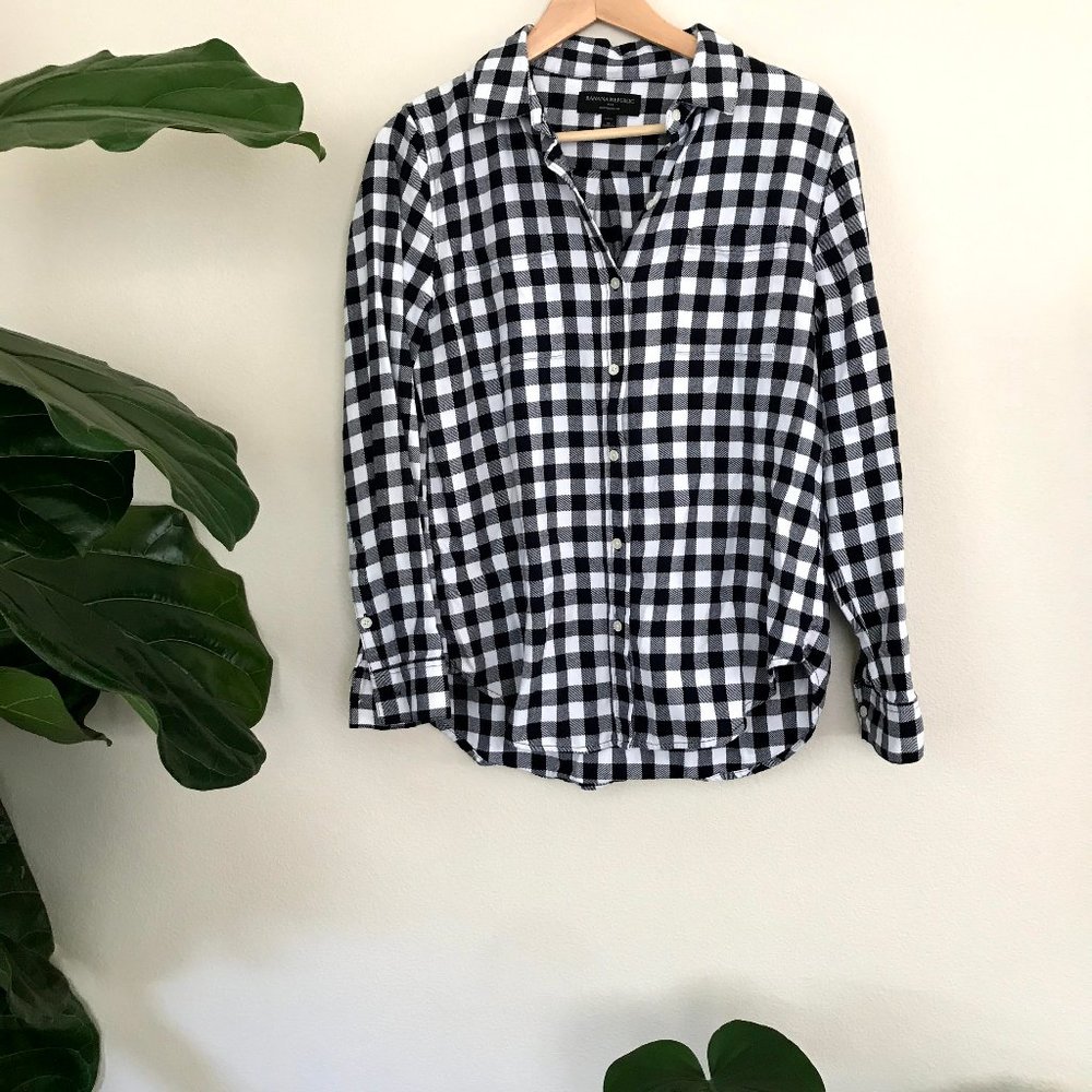 Banana Republic Plaid Boyfriend Fit Button Up